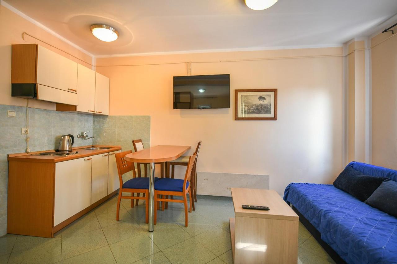 Jolly Apartments Будва Екстер'єр фото