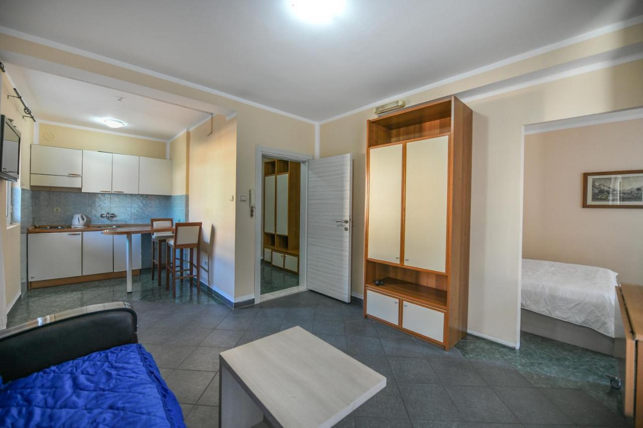 Jolly Apartments Будва Екстер'єр фото